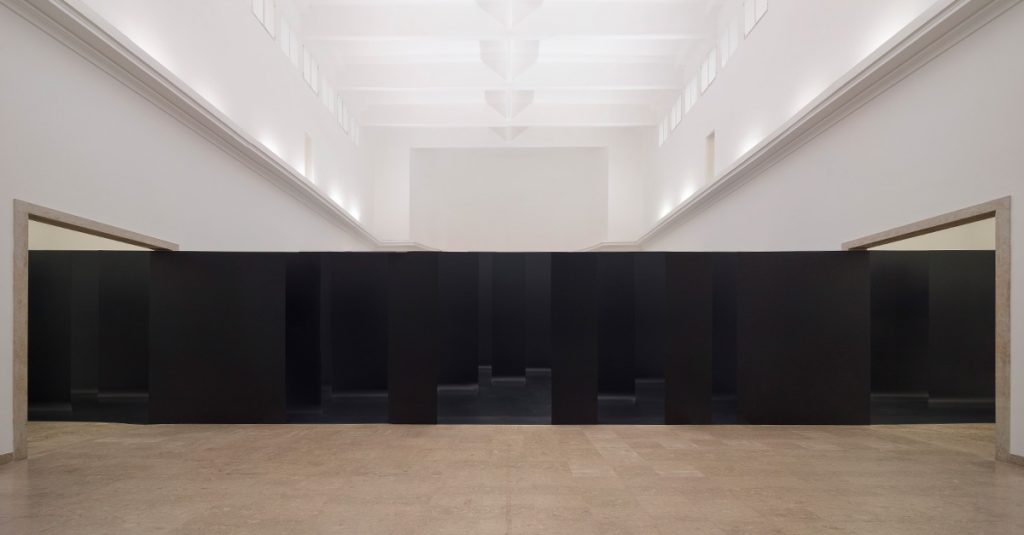 Un muro impenetrabile alla Biennale Architettura di Venezia 2018 1551 13 07 German Pavilion 1200x627