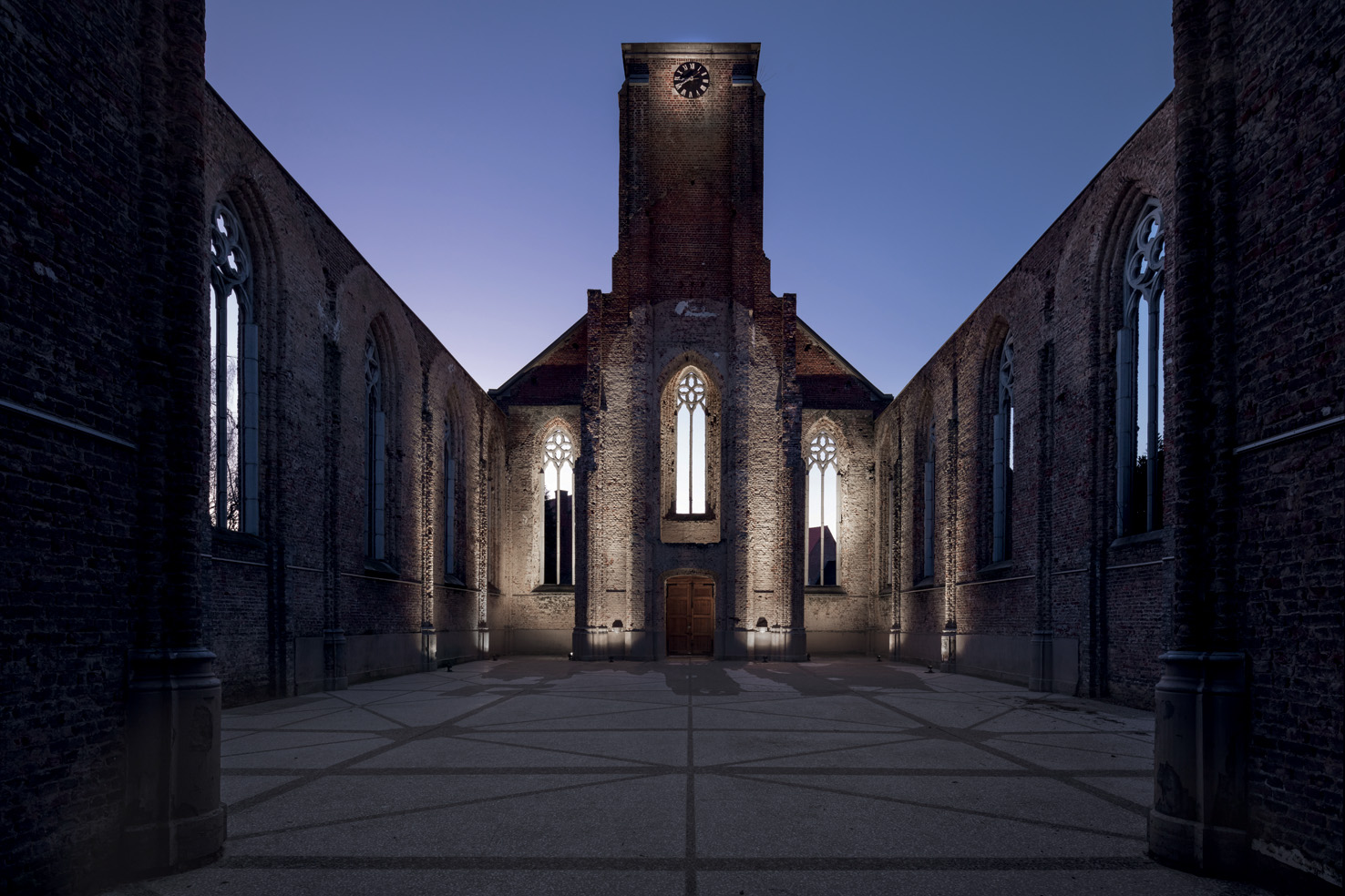 Illuminazione per l'esterno, Delta Light presenta la nuova collezione 5 Progetto Chiesa di Bossuit luci