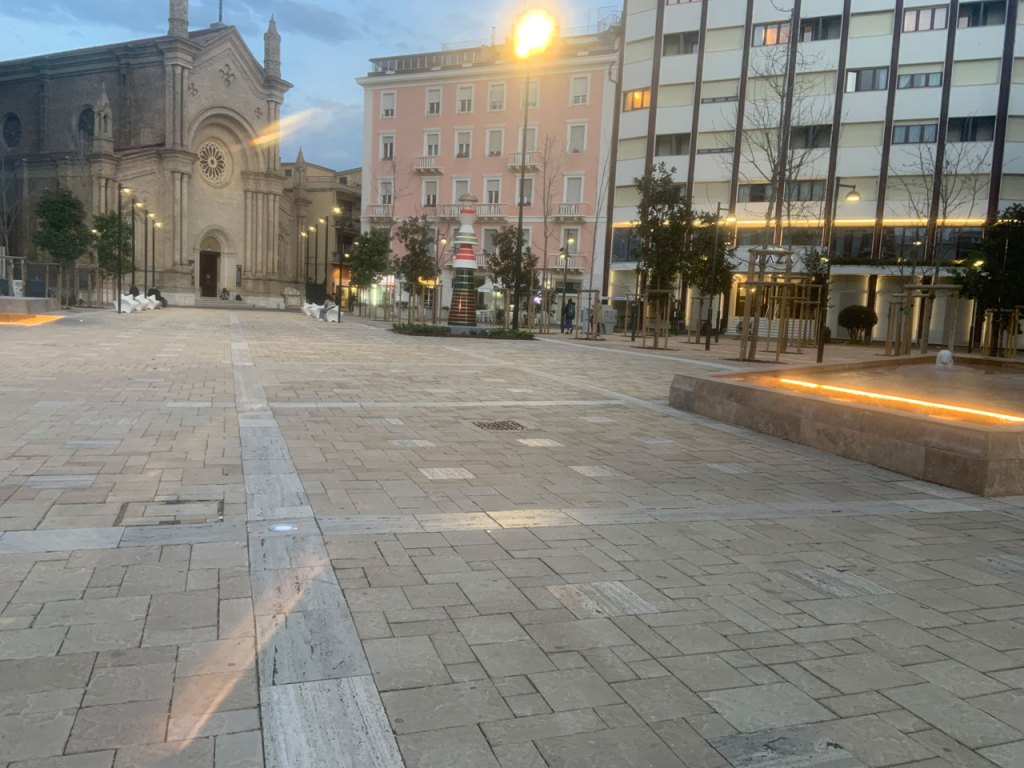 Riqualificazione sostenibile di Corso Umberto I e Piazza Sacro Cuore a Pescara: pavimentazioni innovative e a basso impatto ambientale 1 Piazza Umberto I Pescara