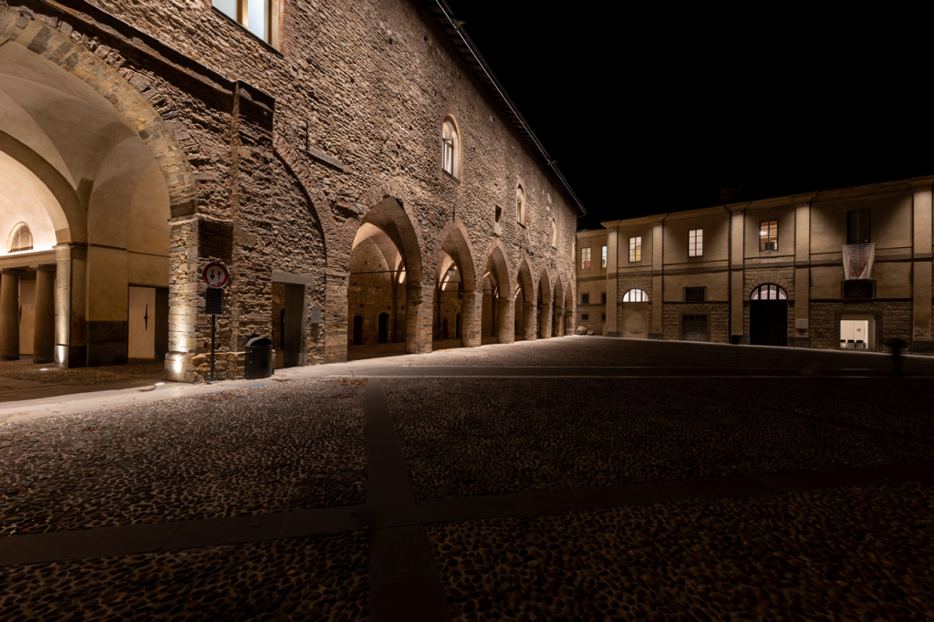 Illuminazione LED per Piazza Cittadella a Bergamo: il progetto Telmotor tra efficienza, design e controllo KNX 2 Illuminazione LED per Piazza Cittadella a Bergamo: il progetto Telmotor tra efficienza, design e controllo KNX JF7A0840