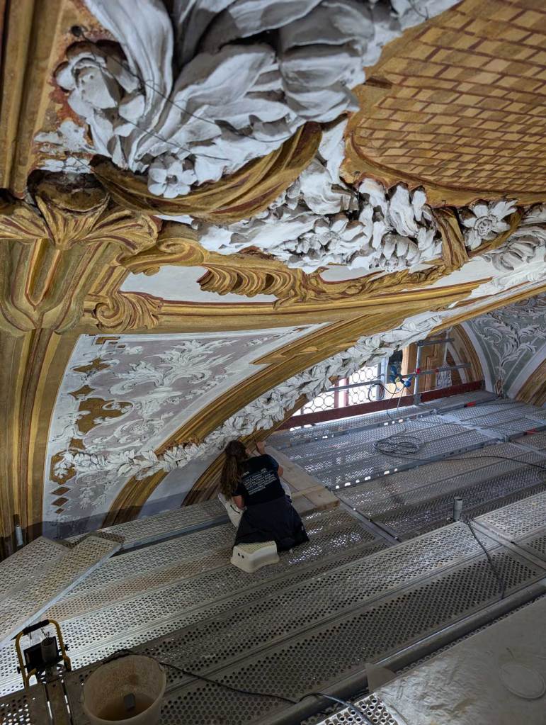 Restauro della Chiesa dei Gesuiti a Venezia: ponteggi Layher leggeri e versatili per un cantiere complesso 5 Restauro della Chiesa dei Gesuiti a Venezia: ponteggi Layher leggeri e versatili per un cantiere complesso 1000035369