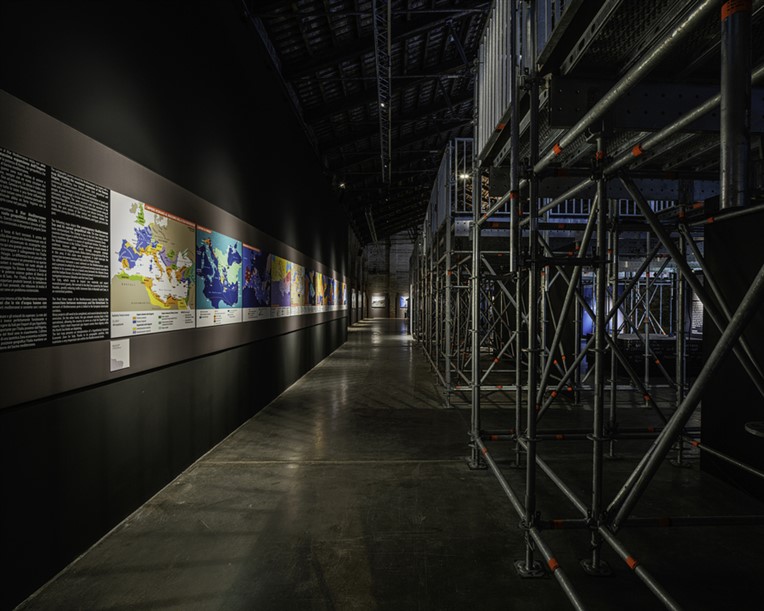 Biennale Architettura 2025, per il Padiglione Italia le strutture Layher trasformano lo spazio espositivo 4 Biennale Architettura 2025, per il Padiglione Italia le strutture Layher trasformano lo spazio espositivo Layher Padiglione Italia 3 ©Luigi Filetici