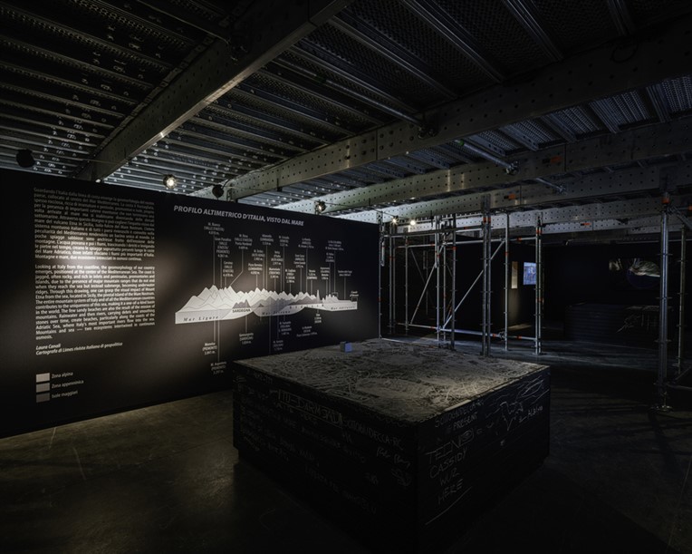 Biennale Architettura 2025, per il Padiglione Italia le strutture Layher trasformano lo spazio espositivo 5 Biennale Architettura 2025, per il Padiglione Italia le strutture Layher trasformano lo spazio espositivo Layher Padiglione Italia 4 ©Luigi Filetici