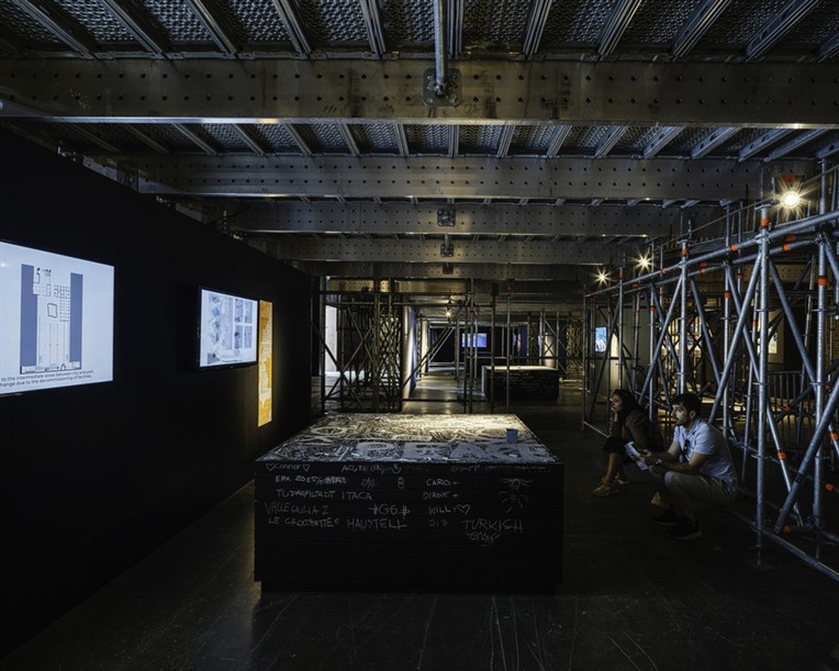 Biennale Architettura 2025, per il Padiglione Italia le strutture Layher trasformano lo spazio espositivo 6 Biennale Architettura 2025, per il Padiglione Italia le strutture Layher trasformano lo spazio espositivo Layher Padiglione Italia 8 ©Luigi Filetici