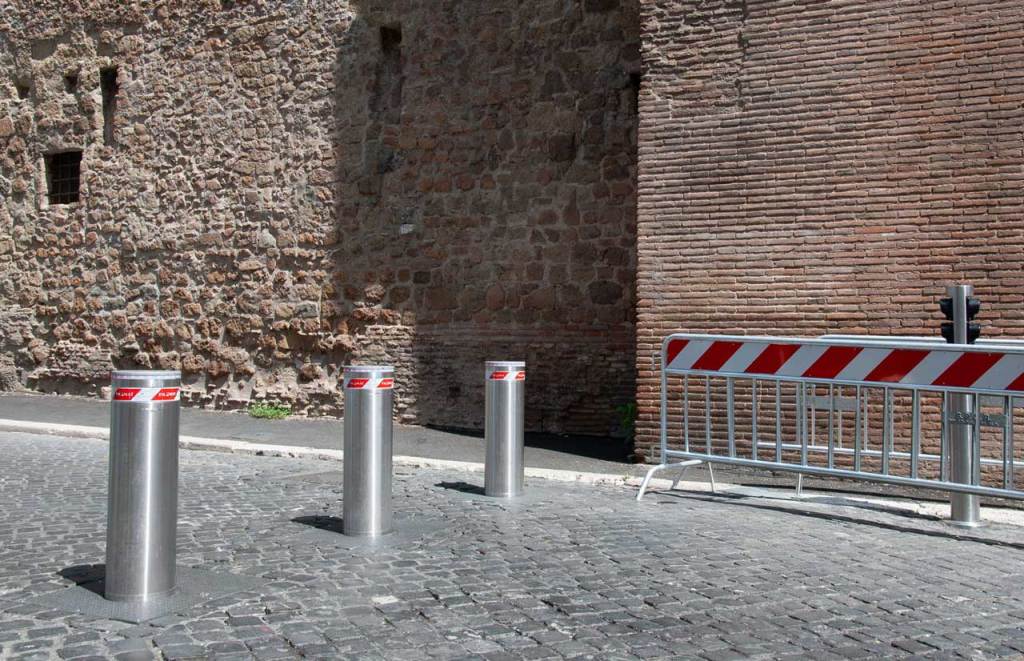 Piazza San Pietro più sicura: i dissuasori Pilomat integrano tecnologia e design urbano 6 Piazza San Pietro più sicura: i dissuasori Pilomat integrano tecnologia e design urbano pilomat roma giubileo 6