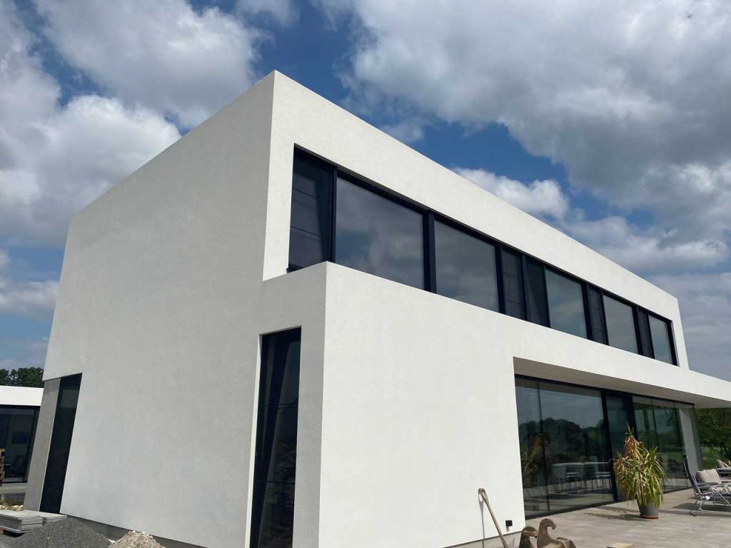 Continuità tra facciata e copertura: il sistema RoofEtics® di RÖFIX 1 RÖFIX RoofEtics®