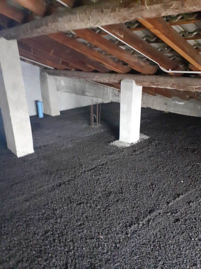 Ecologia del costruire: quella volta che il sughero fu la mia ancora di salvezza 11 Sughero sottotetto