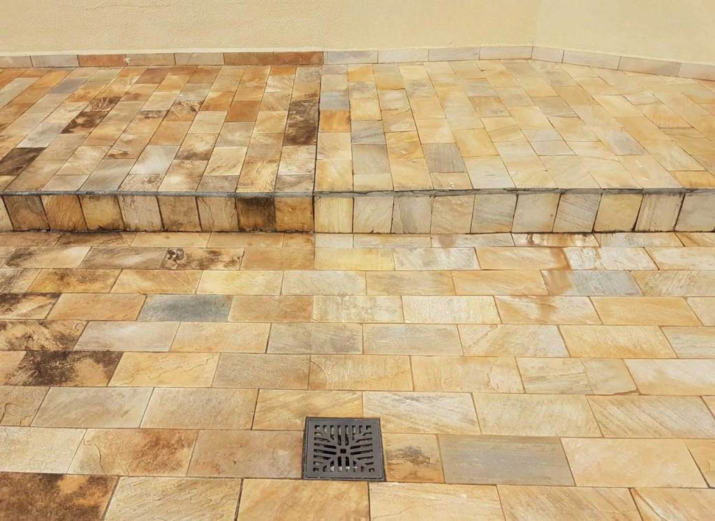 Come eliminare le infiltrazioni d'acqua dal terrazzo senza demolizioni Come eliminare le infiltrazioni d acqua dal terrazzo 2 1