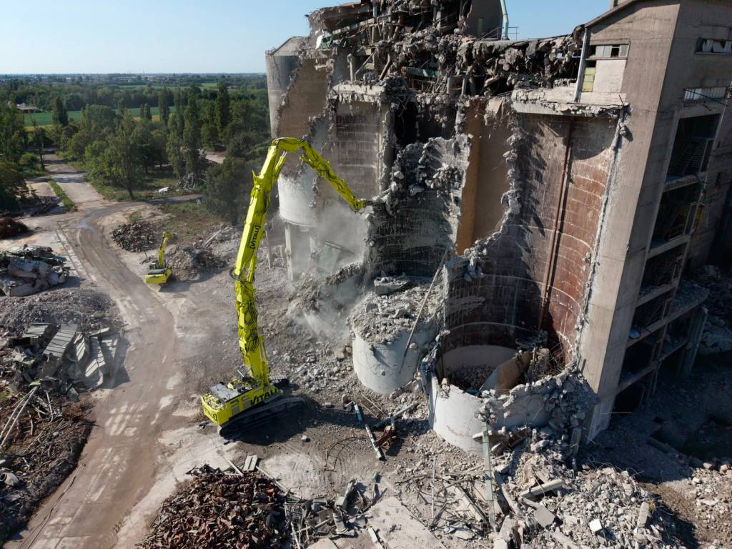 Rigenerazione urbana sostenibile a Monselice: l’ex Italcementi entra nella fase di demolizione Monselice 6